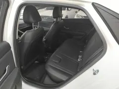 2021 Hyundai Elantra 1.5L CVT LUX Premium, белый — фото 9
