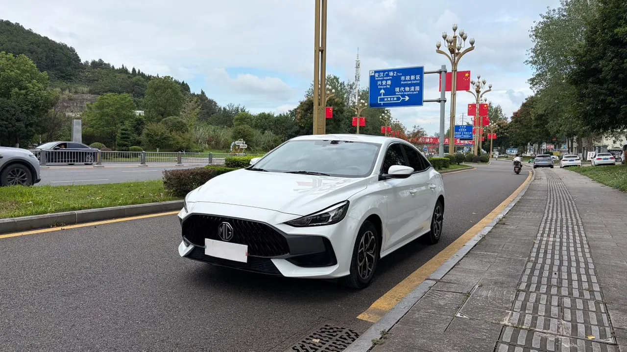 2023 MG MG5 180DVVT CVT Youth Fashion