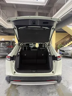 2023 Honda Vezel 1.5L CVT Luxury, зелёный — фото 8