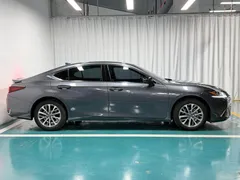 2022 Lexus ES 200 Excellence — фото 8