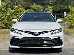 2021 Toyota Camry 2.5G Luxury, белый — фото 3