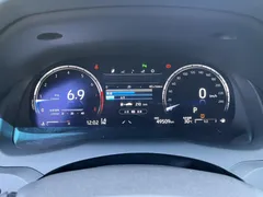 2021 Toyota Camry 2.5G Luxury, белый — фото 7
