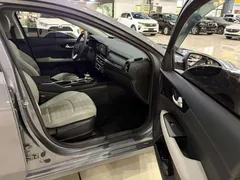 2023 Kia Cerato 1.5L IVT Luxury — фото 10
