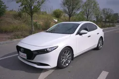 2022 Mazda Mazda3 2.0L AT, белый — фото 1
