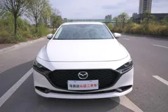 2022 Mazda Mazda3 2.0L AT, белый — фото 3