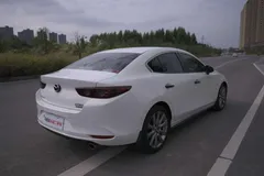 2022 Mazda Mazda3 2.0L AT, белый — фото 8