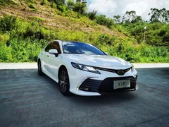 2022 Toyota Camry 2.5G Luxury, белый — фото 3