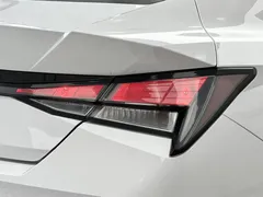 2022 Hyundai Elantra 1.5L CVT GLX Elite, белый — фото 21