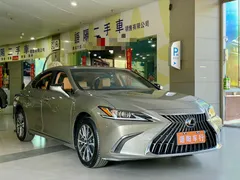 2022 Lexus ES 200 Luxury — фото 3
