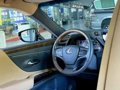 2022 Lexus ES 200 Luxury — фото 19