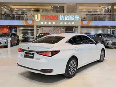 2022 Lexus ES 200 Excellence, белый — фото 4