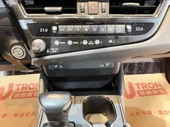 2022 Lexus ES 200 Excellence, белый — фото 16