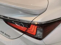 2022 Lexus ES 200 Excellence, белый — фото 26