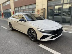 2023 Hyundai Elantra 1.5L CVT LUX Premium, белый — фото 1
