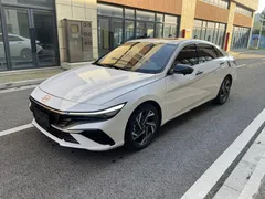 2023 Hyundai Elantra 1.5L CVT LUX Premium, белый — фото 3