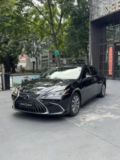 2022 Lexus ES 200 Excellence, чёрный — фото 1