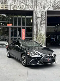 2022 Lexus ES 200 Excellence, чёрный — фото 2