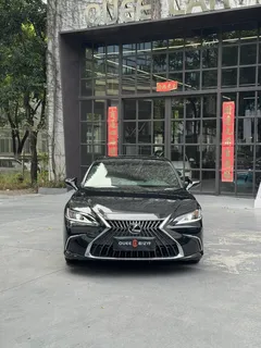 2022 Lexus ES 200 Excellence, чёрный — фото 3