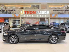 2021 Lexus ES 200 Luxury, чёрный — фото 3