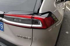 2022 Toyota Wildlander 2.0L 2WD Luxury Plus — фото 8