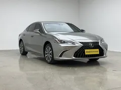 2022 Lexus ES 200 Luxury — фото 3