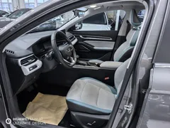 2023 Geely Emgrand 4th Gen Champion 1.5L CVT Flagship — фото 8