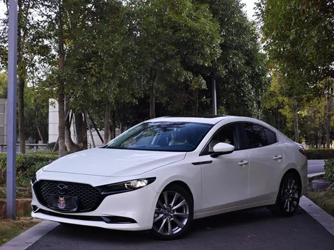 2023 Mazda Mazda3 2.0L AT