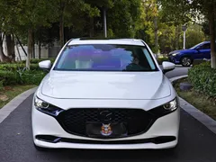 2023 Mazda Mazda3 2.0L AT, белый — фото 2