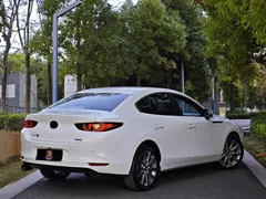 2023 Mazda Mazda3 2.0L AT, белый — фото 4