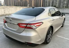 2021 Toyota Camry 2.5G Luxury — фото 7