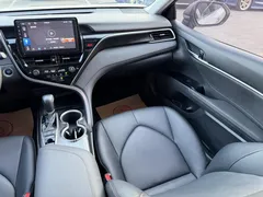 2021 Toyota Camry 2.5G Luxury — фото 10