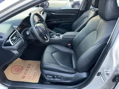 2021 Toyota Camry 2.5G Luxury — фото 13