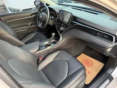 2021 Toyota Camry 2.5G Luxury — фото 19