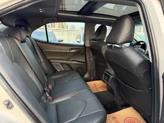 2021 Toyota Camry 2.5G Luxury — фото 20