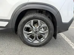 2023 Kia Seltos 1.5L IVT Luxury, белый — фото 11