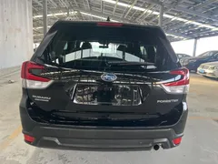 2022 Subaru Forester 2.0i AWD Luxury, чёрный — фото 5