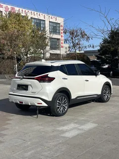 2023 Nissan Kicks 1.5L Luxury, белый — фото 9