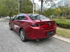 2021 Mazda Mazda3 2.0L AT, красный — фото 13