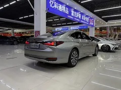 2022 Lexus ES 200 Excellence — фото 3