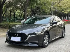 2023 Mazda Mazda3 2.0L AT — фото 1