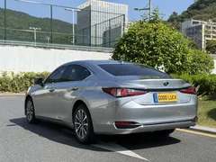 2022 Lexus ES 200 Excellence — фото 4