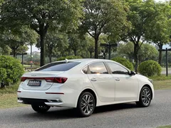 2021 Kia Cerato 1.5L CVT Fashion, белый — фото 7