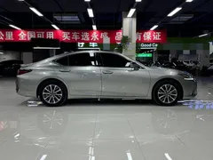 2022 Lexus ES 200 Excellence — фото 4