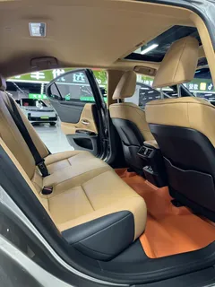 2022 Lexus ES 200 Excellence — фото 9