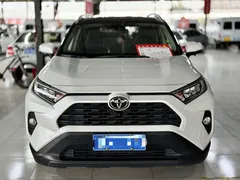 2021 Toyota RAV4 2.0L CVT 2WD Urban, белый — фото 2