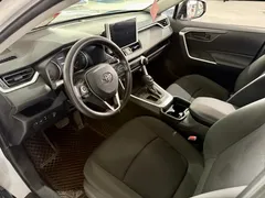 2021 Toyota RAV4 2.0L CVT 2WD Urban, белый — фото 9