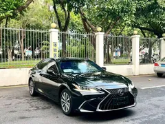 2022 Lexus ES 200 Excellence, чёрный — фото 3