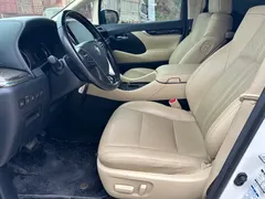 2021 Toyota Alphard Hybrid 2.5L Premium, белый — фото 15