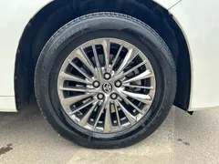 2021 Toyota Alphard Hybrid 2.5L Premium, белый — фото 16