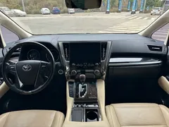 2021 Toyota Alphard Hybrid 2.5L Premium, белый — фото 21